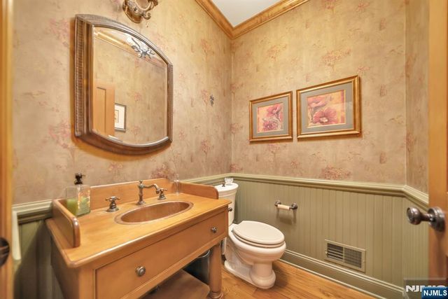 20 Dianne Drive, Montville Township, NJ 07045