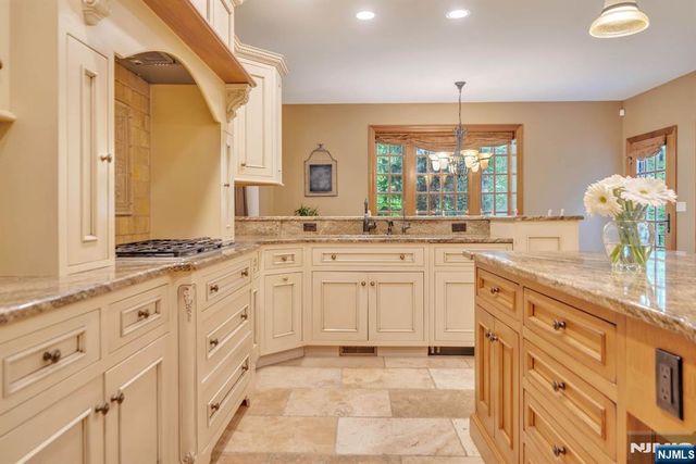 20 Dianne Drive, Montville Township, NJ 07045