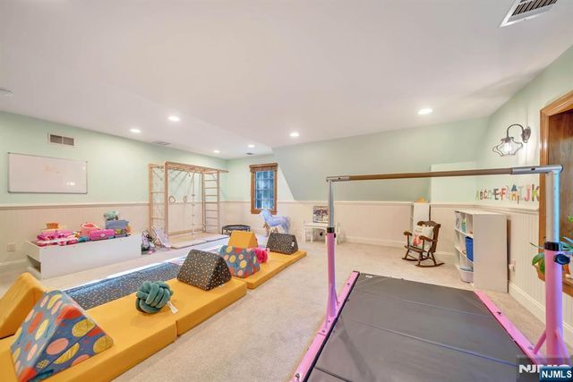 20 Dianne Drive, Montville Township, NJ 07045