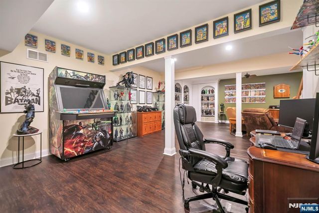 20 Dianne Drive, Montville Township, NJ 07045
