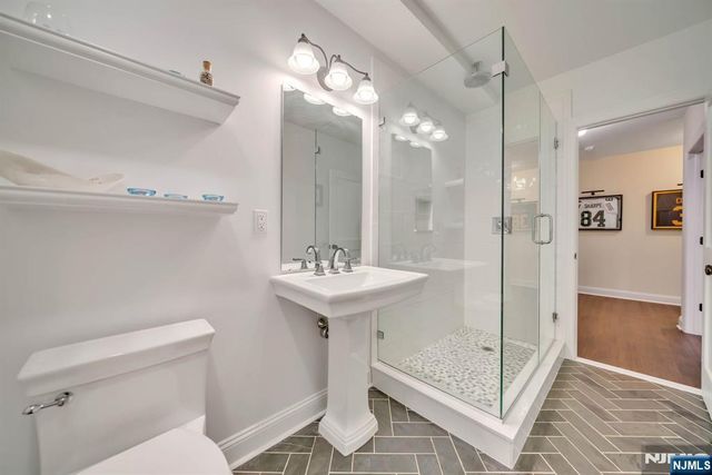 20 Dianne Drive, Montville Township, NJ 07045