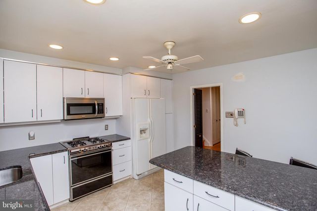 527 CEDARBROOK RD, Southampton, PA 18966