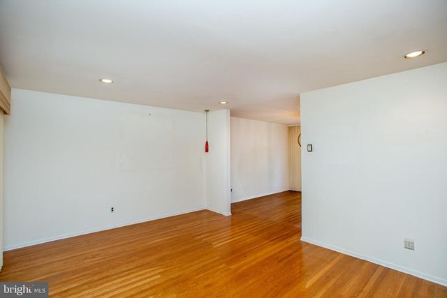 527 CEDARBROOK RD, Southampton, PA 18966