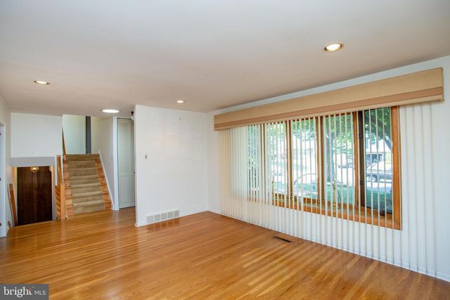 527 CEDARBROOK RD, Southampton, PA 18966