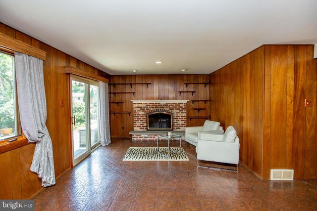 527 CEDARBROOK RD, Southampton, PA 18966