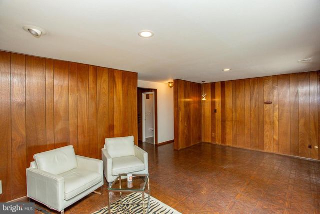 527 CEDARBROOK RD, Southampton, PA 18966