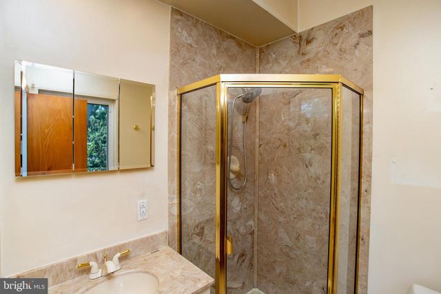 527 CEDARBROOK RD, Southampton, PA 18966
