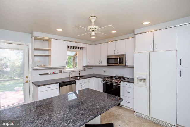 527 CEDARBROOK RD, Southampton, PA 18966