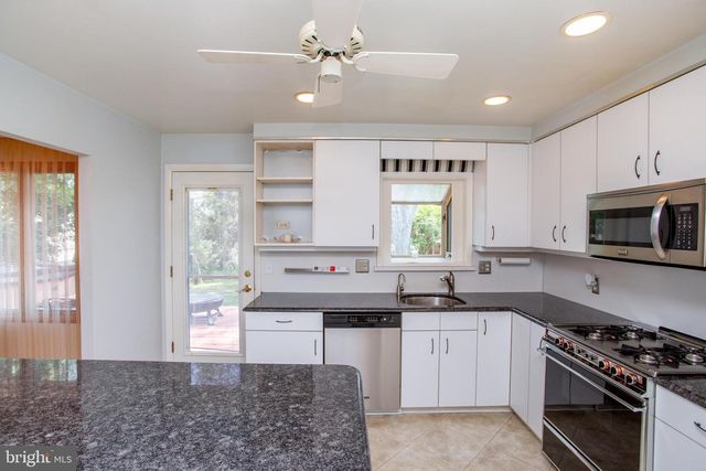 527 CEDARBROOK RD, Southampton, PA 18966