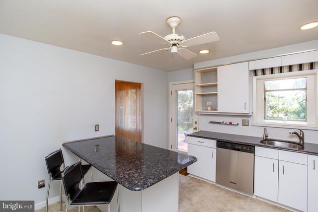 527 CEDARBROOK RD, Southampton, PA 18966