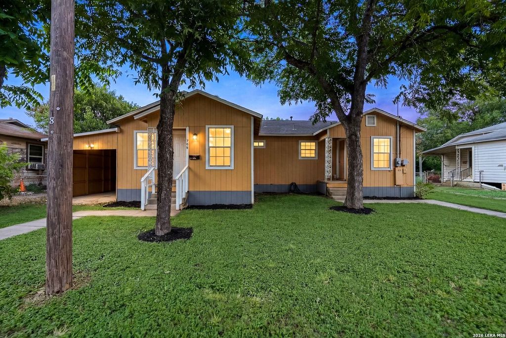 706 W WINNIPEG AVE, San Antonio, TX 78225