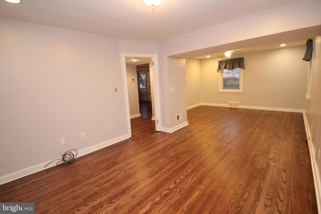 2448 PERSHING AVE, Abington, PA 19001