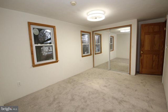 2448 PERSHING AVE, Abington, PA 19001