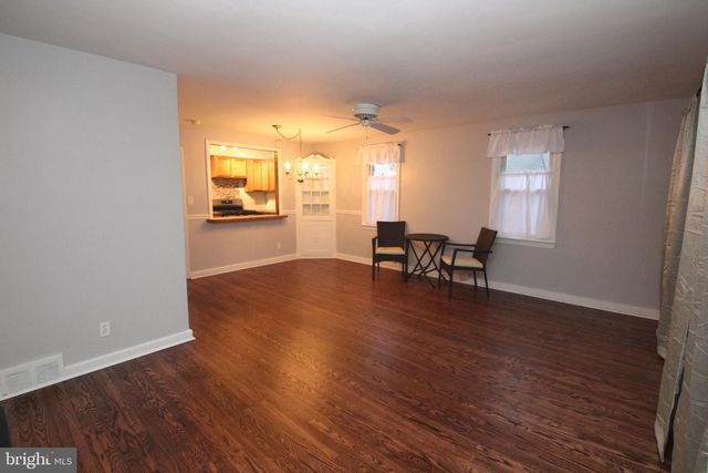 2448 PERSHING AVE, Abington, PA 19001