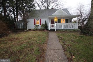 2448 PERSHING AVE, Abington, PA 19001