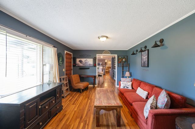 300 Buena Vista Rd, Huntingdon, TN 38344