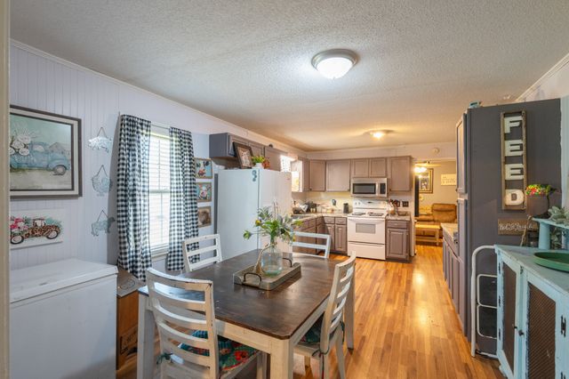 300 Buena Vista Rd, Huntingdon, TN 38344