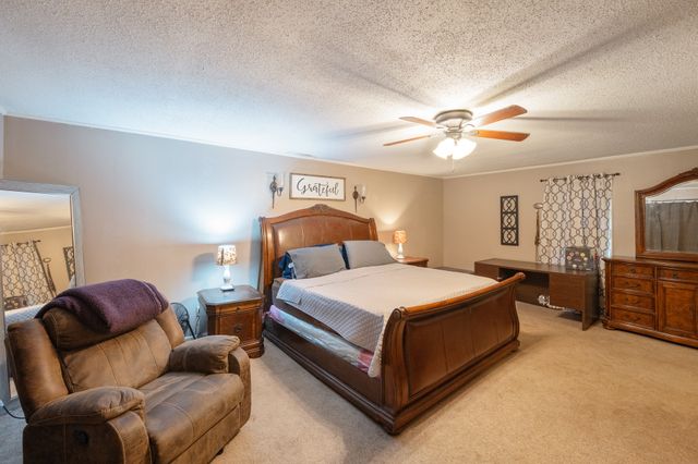 300 Buena Vista Rd, Huntingdon, TN 38344