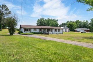 300 Buena Vista Rd, Huntingdon, TN 38344