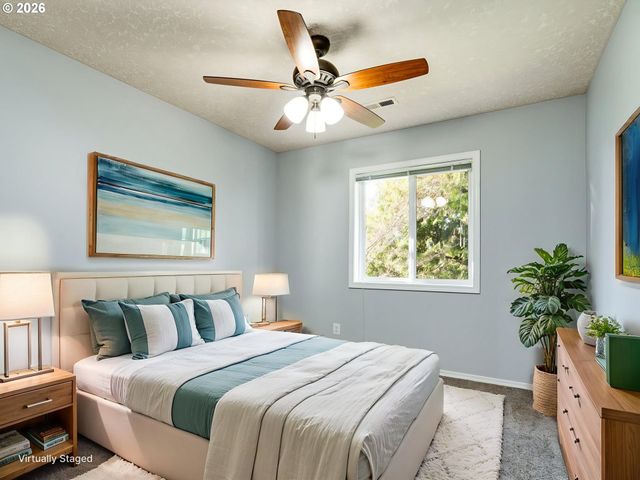 1077 Se DOGWOOD Ln, Gresham, OR 97080