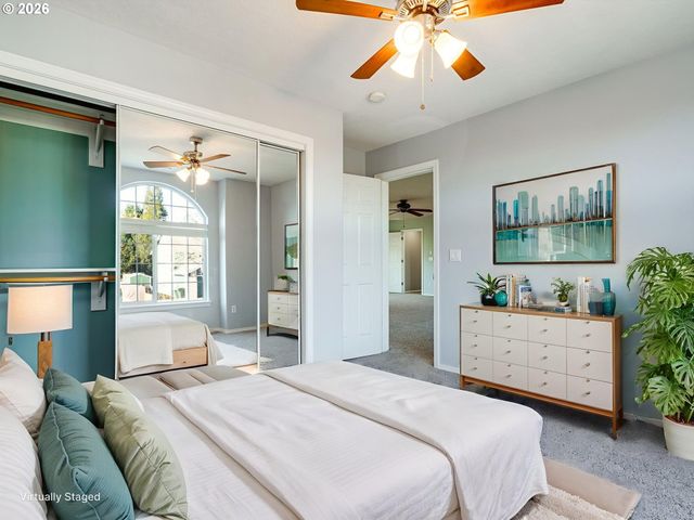 1077 Se DOGWOOD Ln, Gresham, OR 97080