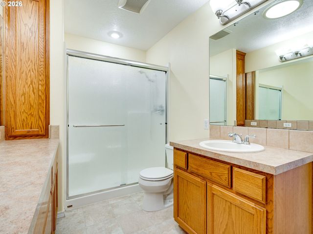 1077 Se DOGWOOD Ln, Gresham, OR 97080