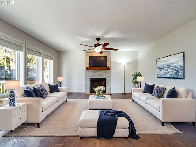 1077 Se DOGWOOD Ln, Gresham, OR 97080