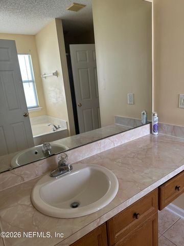 1658 NORTHGLEN Circle, Middleburg, FL 32068