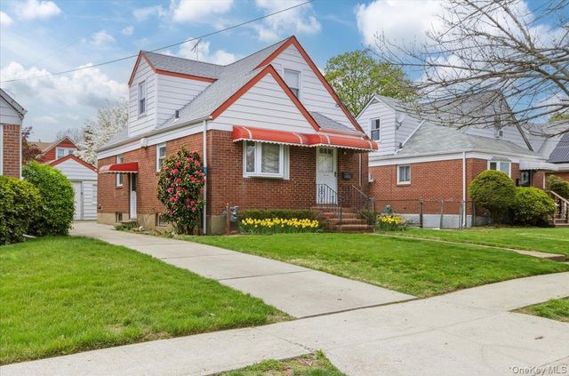 95-18 238th Street, Floral Park, NY 11001