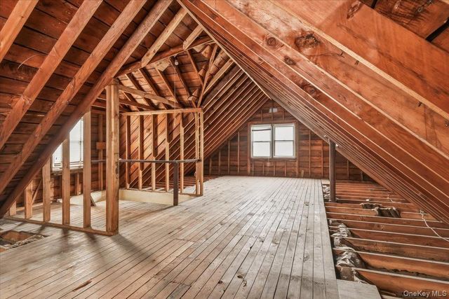 95-18 238th Street, Floral Park, NY 11001