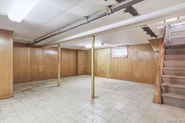 95-18 238th Street, Floral Park, NY 11001