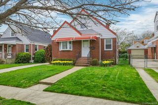 95-18 238th Street, Floral Park, NY 11001