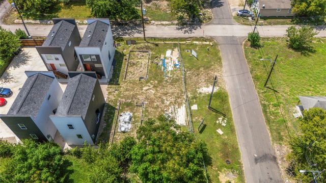 2108 Des Chaumes Street, Houston, TX 77026