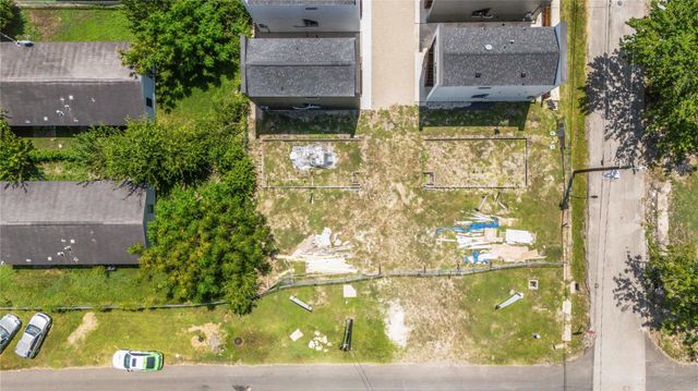 2108 Des Chaumes Street, Houston, TX 77026