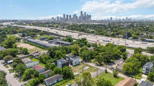 2108 Des Chaumes Street, Houston, TX 77026