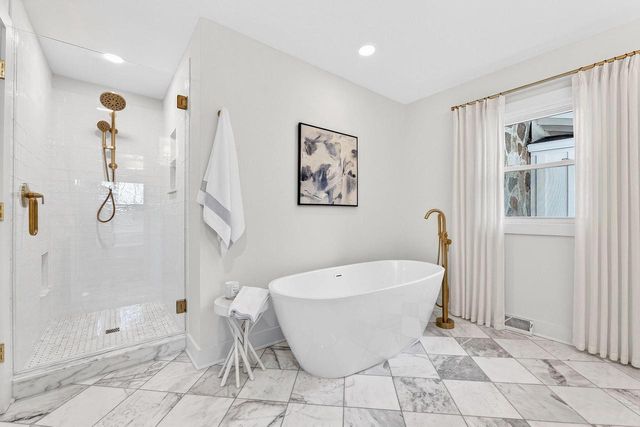 1635 Highland DRIVE, Elm Grove, WI 53122