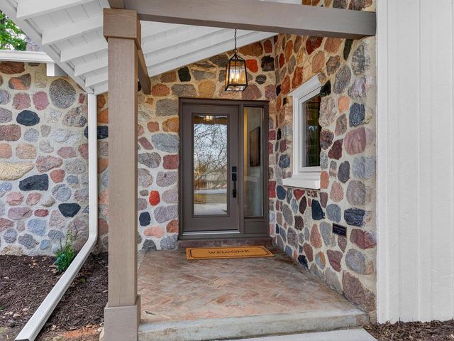 1635 Highland DRIVE, Elm Grove, WI 53122