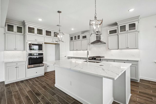 12822 Old Fashion Circle, Mont Belvieu, TX 77535