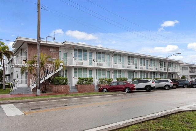 300 74th St 15, Miami Beach, FL 33141