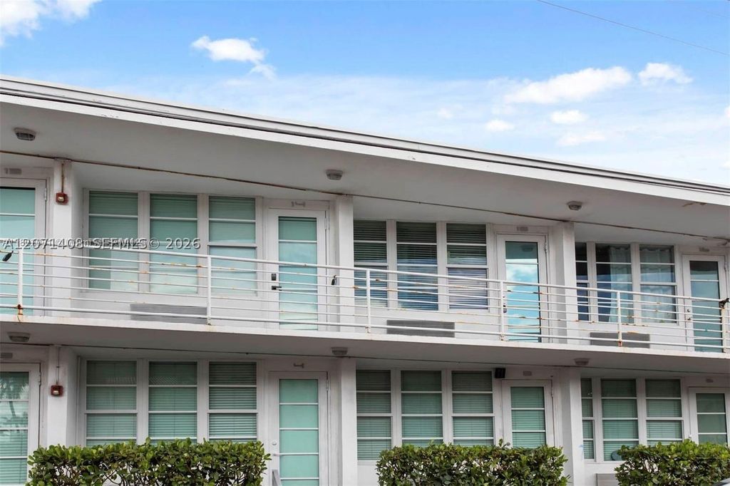 300 74th St 15, Miami Beach, FL 33141
