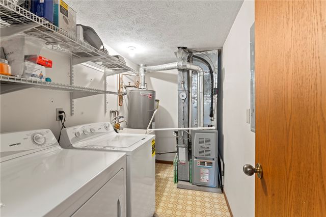 1845 Clayton Ave 106, Perry Hilltop, PA 15214