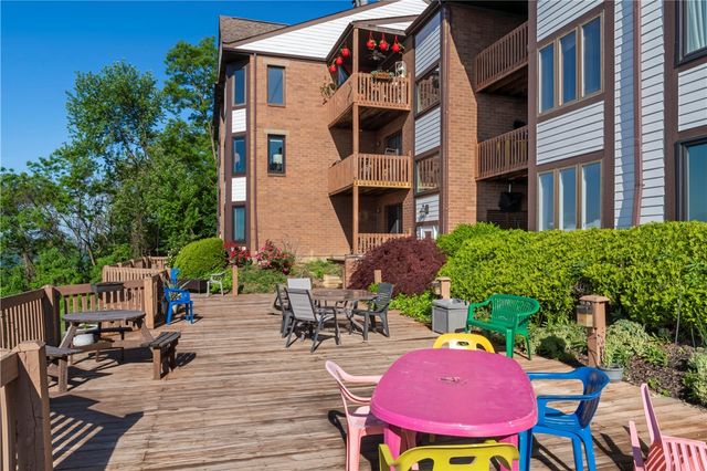 1845 Clayton Ave 106, Perry Hilltop, PA 15214