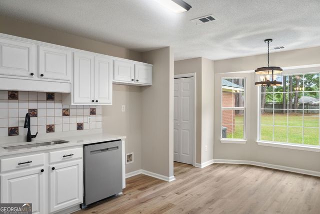 240 Pine View Drive, Bloomingdale, GA 31302