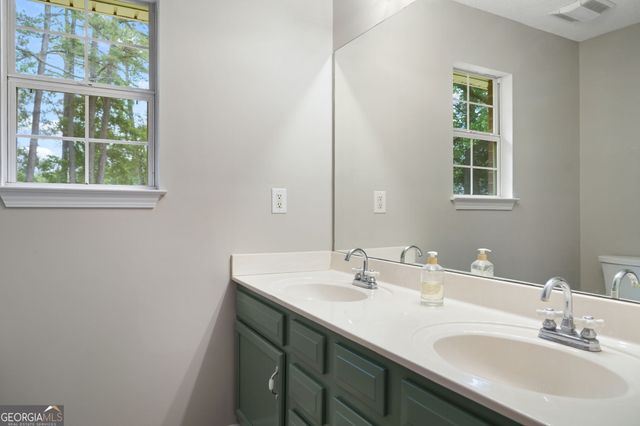 240 Pine View Drive, Bloomingdale, GA 31302