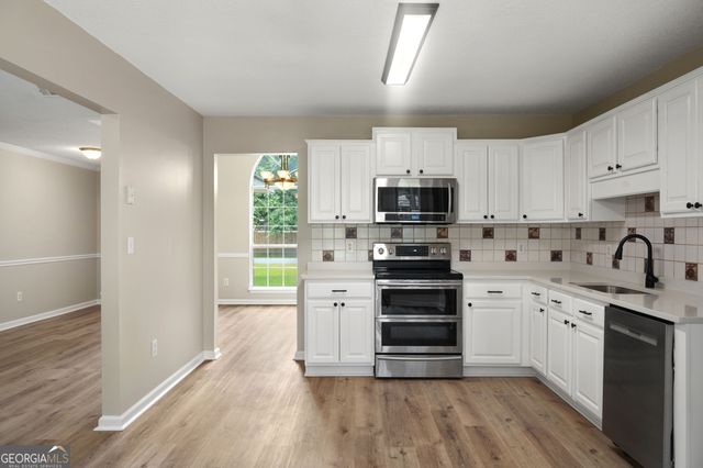 240 Pine View Drive, Bloomingdale, GA 31302