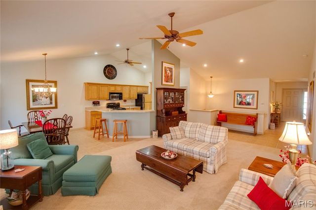 5214 Willis Avenue, Godfrey, IL 62035