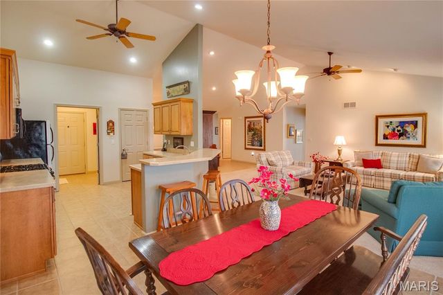 5214 Willis Avenue, Godfrey, IL 62035