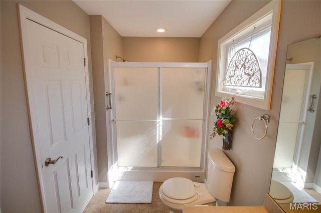 5214 Willis Avenue, Godfrey, IL 62035