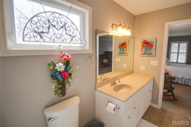 5214 Willis Avenue, Godfrey, IL 62035