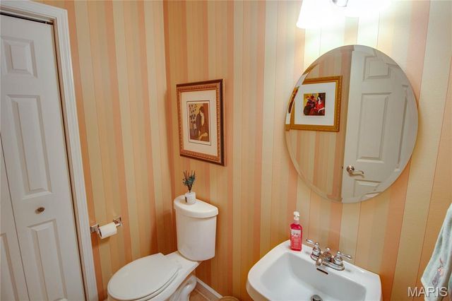 5214 Willis Avenue, Godfrey, IL 62035